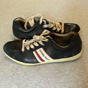 Men’s size 9 Helly Hansen sneakers